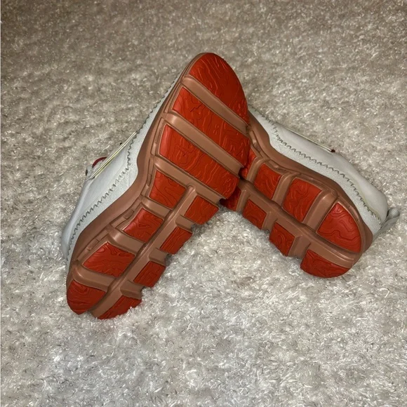 On CloudAway Running Shoe - Picture 6 of 10